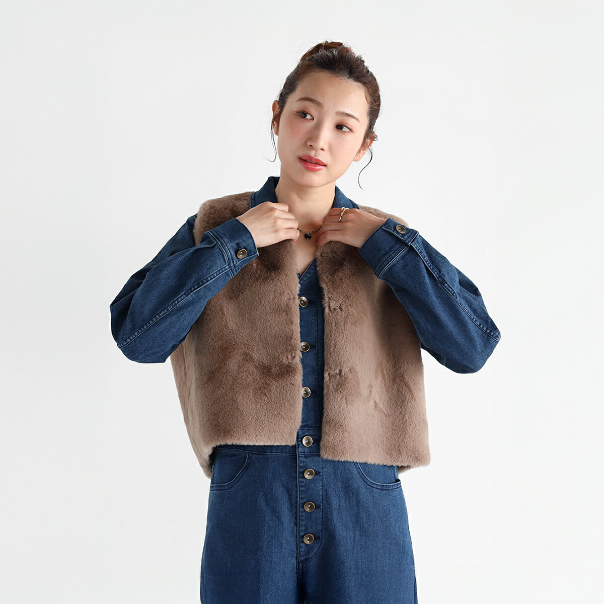 Vin ヴァン リバーシブルフェイクファーベスト ファーベスト フェイクファー 羽織り レイヤード レディース 大人 カジュアル キレイめ デイリー カラバリ ファー素材 スエード風 リバーシブル Vネック 秋冬