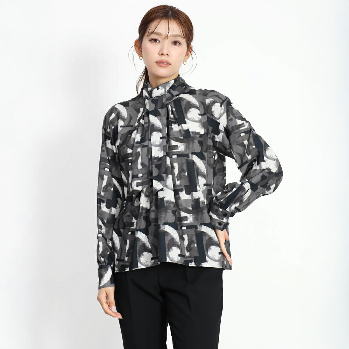 FENNEL フェンネル アートプリントリボンタイブラウス ブラウス モダンアート バッグリボン ギャザー アートプリント フェミニン エレガント レディース 大人 ウォッシャブル 華やか 上品 オフィスコーデ