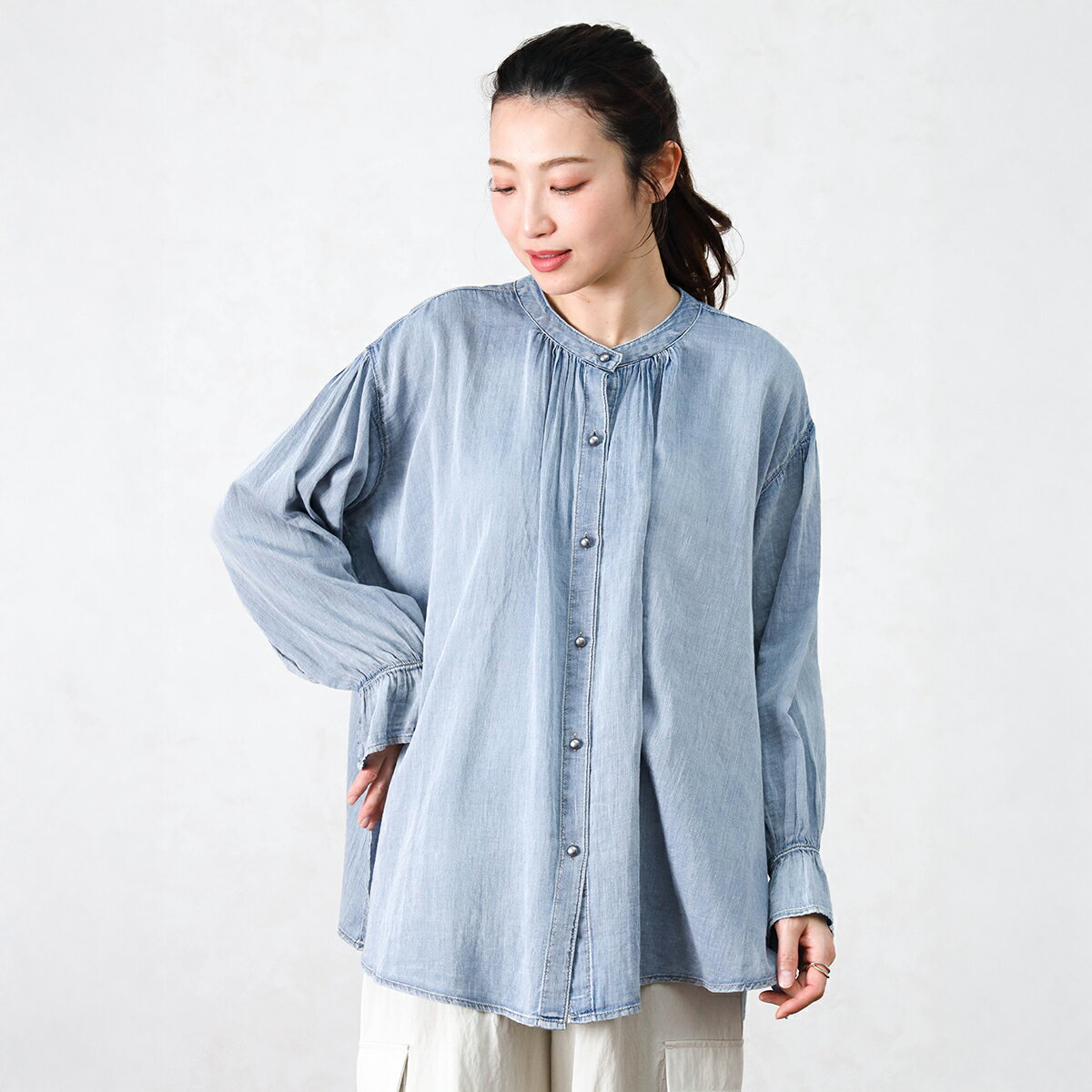 乐天商城 - 【マラソン期間中ポイント10倍】【Vin ヴァン】 シアーデニムブラウス トップス シャツ ブラウス シアーシャツ デザインシャツ 羽織り レディース カジュアル フェミニン キレイめ デイリー ウォッシャブル 綿100％ おでかけ 抜け感 着回し力抜群