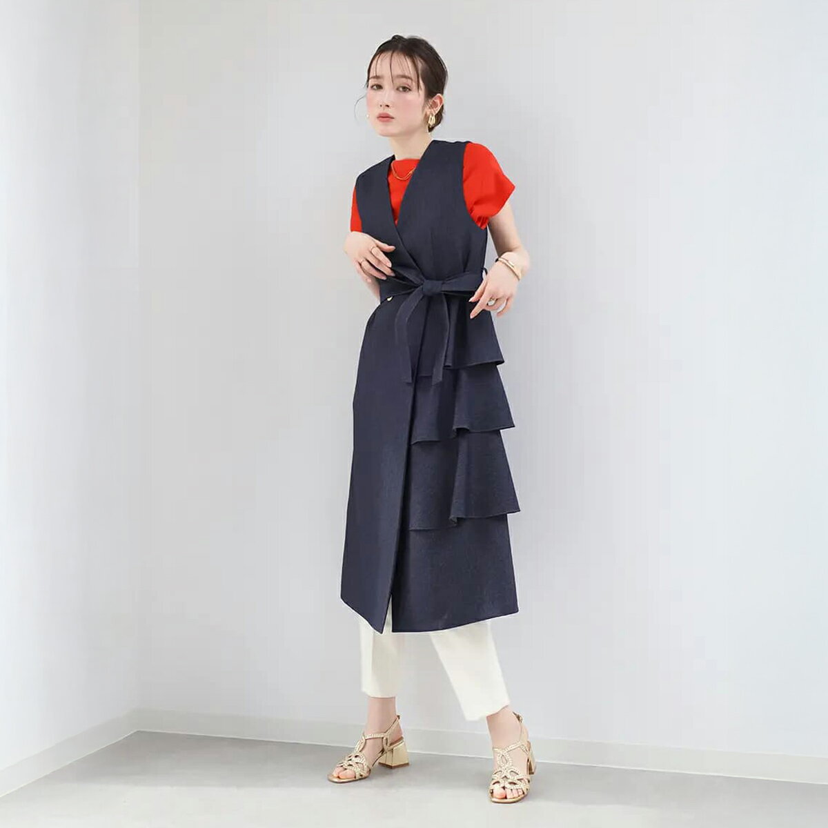 乐天商城 - 【マラソン期間中ポイント10倍】【FENNEL フェンネル】 テクニカルデニムアシメフリルジレワンピ ジレワンピース デニム 耐久撥水加工 2way レディース 大人 フェミニン キレイめ デイリー フォーマル セレモニー 上品 ワンピース シック エレガント
