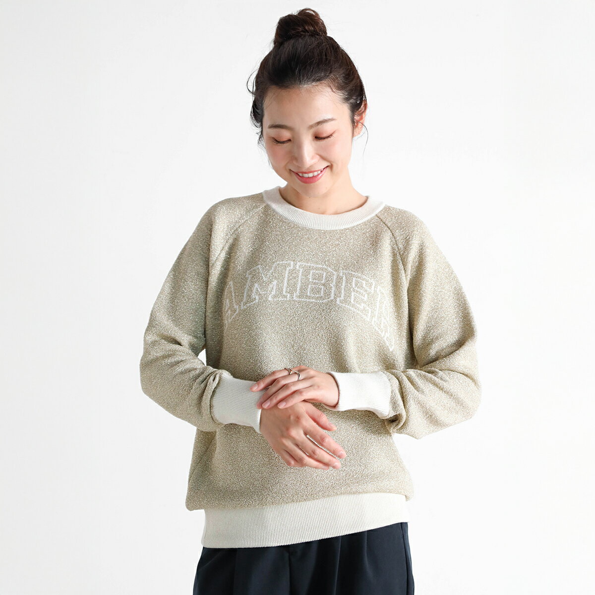 乐天商城 - Vin ヴァン ラメニットロゴプルオーバー トップス プルオーバー ニット ロゴ ラメ 光沢感 上品 レディース カジュアル フェミニン キレイめ デイリー リラックス感 日本製 レイヤード ロングシーズン 控えめ
