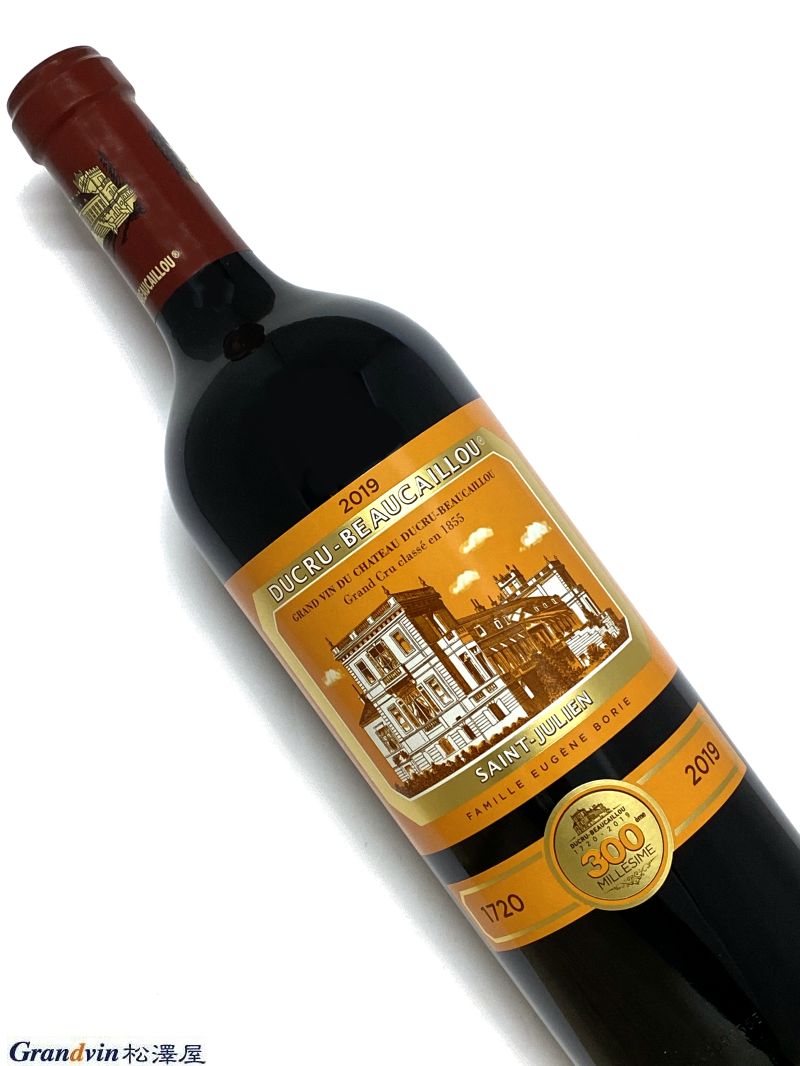 Château Ducru Beaucaillou 赤ワイン　750ml [AOC］サンジュリアン　第2級 [評　価］96+点 Powerful and muscular, the 2019 Ducru-Beaucaillou offers up aromas of cassis, raspberries and cherries mingled with notions of violets and iris, framed by a generous application of creamy new oak. Full-bodied, velvety and concentrated, it's rich but lively, with a deep core of fruit and an ample endowment of ripe, powdery tannins. Fuller maturity and a more rigorous selection over the last two decades have brought what proprietor Bruno Borie characterizes as additional "punch" to this wine, in the form of unprecedented levels of anthocyanins and tannins, but all that substance and structure will require some patience before we'll see if Ducru is still Saint-Julien's most elegant wine. April 2022 Week 1, The Wine Advocate(8th Apr 2022 ) パワフルで筋肉質な2019Ducru-Beaucaillouは、クリーミーな新しいオーク樽に囲まれ、スミレとアイリスの概念が混ざったカシス、ラズベリー、チェリーのアロマを提供します。 フルボディでビロードのようで濃縮されており、リッチでありながら生き生きとしており、果実味の深い核と熟した粉末状のタンニンが豊富に含まれています。 過去20年間のより完全な成熟とより厳格な選択により、所有者のブルーノ・ボリーがこのワインに前例のないレベルのアントシアニンとタンニンの形で追加の「パンチ」として特徴づけるものをもたらしましたが、そのすべての物質と構造は以前にある程度の忍耐を必要とします DucruがまだSaint-Julienで最もエレガントなワインであるかどうかを確認します。(直訳)■Ducru Beaucaillou 　ボルドー サンジュリアンの第2級シャトー！ 『デュクリュボーカイユはボルドーの二級では最も価格の高いものの 　1つである。その高価格は、このワインに対する国際的な需要の高 　さと、一貫した高品質を反映したものである。』 　美術出版社 『BORDEAUX ボルドー 第4版』&nbsp;