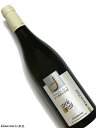 Domaine de La Jobeline Mâcon Verzé En Previsy 白ワイン　750ml [AOC］マコン ヴェルゼ [輸入元コメント］ 南東向きで標高約360mの丘の中腹に位置する。ブドウの成熟度が非常に高い。深い黄金色。力強く濃厚なアロマにほのかな樽のニュアンス。口に含むとまろやかで調和のとれた印象に、複雑なアロマが広がる。熟したブドウに芳醇な樽の風味が溶け込む。余韻は長い。ヴェルゼ村で100年以上続く、マイエ家のワイン造り ラ・ジョブリーヌはヴェルゼ村の丘陵地に位置するドメーヌ。 マコネのこの小さな村の歴史は10世紀まで遡り、卓越したテロワールから品質の高いワインを生み出す。 約100年前、現当主ピエール・マイエの祖父クロードは、薬剤師となった後、 ヴェルゼ村に戻ってブドウ畑を開墾し、ワイン造りをスタートした。 その後、その息子ポールがさらに畑を拡大させると、2004年にポールの息子であるピエールにバトンが渡った。 　ピエールは、当時ワイン協同組合のメンバーだったが、マイエ家の歴史を引継ぐことを決意し、 2014年にドメーヌ・ド・ラ・ジョブリーヌを設立した。 ワイン造りに恵まれた地 標高250～380メートルの高さにある11ヘクタールの畑は、適度に傾斜のある水はけのよい粘土石灰質土壌。 畑は東から南に面し、日較差が生まれることで早朝の太陽光は霜のリスクを軽減し、日中の陽ざしによってブドウはよく熟し、 できあがるワインはエレガントで果実味豊かなものに仕上がる。 ブドウ樹の平均樹齢は25年で、最も古いものは1957年に植樹されたもの。 ドメーヌではテロワールの質を最大限に高めるために、収量は制限し、持続可能な農法を実践している。 農薬や化学肥料の使用の軽減、生物学的サイクルの尊重、土壌中の生命の維持、 また土に適度な空気を入れるための定期的な耕作、天然由来の製品、肥料の使用などに取り組んでいる。 このように土壌を整えることで、根は栄養分を求めて地下深くに到達し、ミネラル、豊かなアロマ、テロワールの特徴を引き出している。