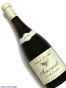 Domaine Patrick Javillier Meursault Clos du Cromin 白ワイン　750ml [AOC］ムルソー [輸入元コメント］ クロ・デュ・クロマンはヴォルネイ寄りの丘に位置する村名畑。斜面の下部となるため比較的表土は厚く、リッチで芳醇なムルソーを生み出す。グレープフルーツ、蜂蜜、洋梨のフレーバー。柔らかみがあり、粘着性も高め。ジャヴィリエのこの畑には樹齢100年の古木も植わる。■パトリック・ジャヴィリエ ドメーヌ入りした娘が赤ワインを担当 次のステージへ向かうムルソーの造り手 &nbsp; ムルソーのパトリック・ジャヴィリエも娘のマリオンがドメーヌ入りし、次のステージへと向かい始めた。 ジャヴィリエ家はムルソーで何代も続く栽培農家の家系だが、ブドウ畑の面積は小さく、パトリックの父、レイモンは農作業の傍らワインの仲買人をせざるを得なかった。 パトリックは1973年にディジョンの大学で醸造学のディプロマを取得し、翌1974年に初めて自分の責任のもと、収穫、醸造を行っている。 ドメーヌは1980年代から1990年代にかけて、ブドウ畑を急速に拡大。 ムルソー、ピュリニー・モンラッシェ、ポマール、そして特級コルトン・シャルルマーニュも手に入れた。 さらに妻の実家の畑を賃貸耕作し、ペルナン・ヴェルジュレスやアロース・コルトンも手がけるに至っている。 現在、賃貸も含めた所有畑の総面積は9ha弱だ。 ここでは「キュヴェ・オリゴセーヌ」「キュヴェ・デ・フォルジェ」と名付けられた2種類のブルゴーニュ・ブランを造っているが、前者はピュリニー寄り、後者はヴォルネイ寄りの区画から生み出されるワイン。テロワールの違いにより、前者はよりミネラルが強く、後者はリッチなスタイルとなる。 村名ムルソーにも2つのキュヴェ「レ・クルゾ」と「テット・ド・ミュルジェ」というキュヴェがあり、前者はムルソー山の頂上の真下にあるレ・クルーと1級ポリュゾの下に位置するレ・クロトのアッサンブラージュ。後者は石切り場の下にある東向き斜面のカス・テットと、ヴォルネイ寄りで西向き斜面のミュルジェ・ド・モンテリーとのアッサンブラージュだ。 性格の異なる区画同士の組み合わせが、独特のバランスと複雑味を見せる。 ドメーヌの看板である白ワインの醸造はいまだ父パトリックが譲る気配はないが、赤ワインの醸造に関しては2008年から、娘のマリオンが全責任を負っている。 赤ワインの造りで特徴的なのは、ピジャージュを行わず、もっぱらルモンタージュで優しい抽出をすること。 さらに2009年よりマリオンの発案で、さらに優しいデレスタージュをアルコール発酵の終わりに行うようになった。 新樽率も適度で樽香がくどいこともなく、非常にバランスのとれたワインを造るジャヴィリエ。 若いうちから楽しめる、スタイリッシュなムルソーだ。