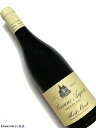 Domaine Albert Morot Beaune 1er Cru Aigrots Rouge 赤ワイン　750ml [AOC］ボーヌ　1級畑 [輸入元のコメント］ クロ・デ・ムーシュの北に隣接する、ボーヌ1級のエグロは、クロ・デ・ムーシュがそうであるように、赤も白も良質のワインが生み出される。これはピノ・ノワールから造られる赤の方で、赤い果実のピュアな風味と繊細なタッチの味わいが楽しめる。■Albert Morot アルベール モロー ボーヌの1級畑を7つも所有 ボーヌを知るうえで欠かせない造り手 アルベール・モロは1820年にネゴシアンとして創設されたが、1890年に7haのブドウ畑を購入。 以降、ネゴシアンとドメーヌの2足の草鞋を履いてきた。 アルベール・モロの孫にあたるギィ・モロとフランソワーズ・ショパンの兄妹が経営に当たっていたが、1980年代半ばにギィが病気に倒れ、フランソワーズはネゴシアン・ビジネスの廃業を決意。ドメーヌ経営に集中した。 その彼女も引退の時を迎え、直系の子供がいないことから、パリで生まれモンペリエで農学を修めた、甥のジョフロワ・ショパン・ド・ジャンヴリにドメーヌを託すに至った。 現在、ドメーヌの規模は8ha。 サヴィニー・レ・ボーヌ1級ヴェルジュレスにモノポールのクロ・ド・ラ・バタイエールを所有する以外はすべてボーヌの1級畑。 トゥーロン、グレーヴ、トゥサン、ブレッサンド、サン・ヴィーニュ、マルコネ、そして2001年に加わったエーグロと7つものクリマが揃う。 2008年からは村名ポマールのメタイヤージュを始めた。エーグロの4分の1が白のほかはすべて赤である。 ドメーヌでは2009年からビオロジック栽培を実施。唯一、マルコネの畑だけがトラクターのアクセスの関係からビオロジック栽培が難しかったが、小型のトラクターを2011年に導入し、このクリマもビオロジックが可能になった。 赤ワインの醸造は、完全除梗。4、5日の低温マセレーションを経てアルコール発酵を行う。 以前は木桶を用いていたが、2005年からステンレスタンクに変わっている。 トータルで20日間のキュヴェゾンの間、発酵の前半はピジャージュを行い、後半はルモンタージュにより抽出。その後、18ヶ月間の樽熟成となるが、以前は50%に達していた新樽率が近年徐々にその比率を落とし、2009年以降は3分の1となっている。 瓶詰めまで澱引きはなし。これはワイン中の炭酸ガスで酸化を防ぎ、亜硫酸の添加を避けるためである。 かつては飲み頃になるまで年月を要する頑なな印象の強かったモロのワインだが、ジョフロワの時代になって洗練度を身に付け、とくに近年の出来は磨きがかかっている。 ボーヌの1級畑がズラリと揃うことから、このアペラシオンの特徴を学ぶには最適のドメーヌと言えるだろう。