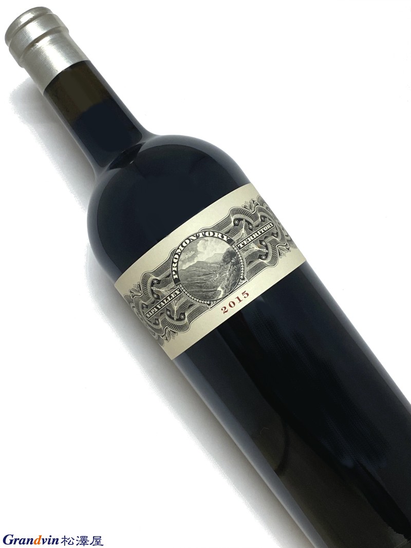 Promontory Proprietary Red 赤ワイン　750ml [産　地］アメリカ　ナパ ヴァレー [評　価］98点 Deep garnet-purple in color, it has sprung to life since I last tasted it, prancing out of the glass with showy red currant jelly, black cherry compote and warm cassis notes plus hints of cinnamon toast, wilted roses, unsmoked cigars and fragrant earth. Full-bodied, the palate is rich and impactful, featuring layer upon layer of red and black fruits with loads of mineral sparks. The structure is rock-solid with firm, rugged tannins that are beginning to come into line with the flamboyant fruit, finishing with great length and a lively lift. January 2021 Week 2, The Wine Advocate(15th Jan 2021) 深みのあるガーネット紫色で、最後に味わったときから生き生きとしており、華やかな赤スグリのゼリー、ブラック チェリーのコンポート、温かみのあるカシスのノートに加えて、シナモン トースト、しおれたバラ、燻されていない葉巻、香ばしい土の香りがグラスから飛び出します。 . フルボディで、味わいは豊かでインパクトがあり、何層にもわたる赤と黒の果実の風味が特徴で、ミネラルの火花がたくさんあります。 ストラクチャーは堅実で、しっかりとした頑丈なタンニンが華やかな果実味と調和し始め、素晴らしい余韻と生き生きとしたリフトで終わります。（直訳）■Harlan Estate　ハーラン エステート 『ハーラン・エステートは、最高のワインを追求するために、房ごと 　ではなく、ブドウの粒ごとに選別して醸造する、世界でも数少ない 　ワイナリーかもしれない！　その厳しい選別にかかる労力は、ごく 　小さい果梗やほんの少しの葉っぱまで、すべて取り除くことに徹底 　的に注ぎ込まれていて、そうしてやっと最初の検査を通ることが出 　来るのである。』 　講談社『新世界のワイン』 &nbsp;