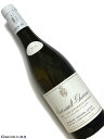 Domaine Antonin GUYON Meursault 1er Cru Les Charmes Dessus 白ワイン　750ml [AOC］ムルソー　1級畑■Domaine Antonin GUYON 伝統的スタイルを貫く48ヘクタールの大ドメーヌ サヴィニー・レ・ボーヌに本拠を置くアントナン・ギヨンは、48ヘクタールのブドウ畑を耕作する大ドメーヌである。 1960年代に先代のアントナン・ギヨンがジュヴレ・シャンベルタンからムルソーにかけて秀逸なクリマを手に入れ、70年代になると、その息子で現当主のドミニクが、オート・コート・ド・ニュイに点在する350もの区画を80軒の農家から買い集めた。ブルゴーニュACとオート・コート・ド・ニュイのワインはドメーヌ・ドミニク・ギヨン、それ以外のアペラシオンはドメーヌ・アントナン・ギヨンの名がラベルに冠される。 これだけ広大なブドウ畑をもちながらビオロジック栽培にも熱心で、2015年から正式に移行。2018年にはエコセールの認証を取得予定という。収量はアペラシオンやヴィンテージに応じて28〜42hl/haだが、2016年は遅霜の被害が甚大で、ボーヌの生産量はなんとゼロ。お膝元のサヴィニーもわずか1割という状況である。 ワイン醸造はいたってトラディショナル。畑と醸造所の2回にわたって選果をし、完全除梗のうえ、発酵前に10度の低温浸漬、ピジャージュ、ルモンタージュ、デレスタージュによって抽出を行う。発酵容器は古式ゆかしき木製の開放槽である。熟成用の樽はフランソワ・フレールとダミーを中心とし、新樽の比率は平均25パーセント。赤は18ヶ月間の熟成を施す。 白は全房で圧搾後、小樽発酵。週に1回のバトナージュを行い、コルトン・シャルルマーニュの18ヶ月は例外として、他のアペラシオンはだいたい12ヶ月の樽熟成だ。白はピュリニー・モンラッシェの1級ピュセル、ムルソーの1級シャルム、それに特級コルトン・シャルルマーニュ。赤は特級にコルトン・ブレッサンド、コルトン・クロ・デュ・ロワ、そしてシャルム・シャンベルタンといった銘醸畑をもっている。 評論家受けを狙った大柄なタイプではなく、アントナン・ギヨンのワインは繊細にしてエレガント。料理と寄り添う、伝統的なスタイルを貫いている。