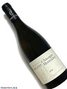 Domaine Joseph Colin Chassagne Motrachet Blanc 白ワイン　750ml [AOC］シャサーニュ モンラッシェ■Domaine Joseph Colin &nbsp;ジョゼフ コラン マルク・コランの次男が独立 経験と知識を生かしたワイン造り マルク・コランの次男、ジョゼフが独立しスタートさせたドメーヌ。 母ミシェルの実家はサン・トーバンの作り手、父マルクの実家はシャサーニュ・モンラッシェの作り手というワイナリー一家で、19歳だった1993年から仕事を始める。長男ピエール・イヴは1996年からドメーヌに参加し、三男のダミアンは1999年、そして長女カロリーヌは2005年から参加と、兄妹揃ってワイン造りをすることとなる。 長男ピエール・イヴは2005年に独立。現在では高い人気を誇るドメーヌとなっている。 そしてジョゼフも2017年、独立しドメーヌ・ジョゼフ・コランを立ち上げる。 ドメーヌ・ジョゼフ・コランでは主に実家から受け継いだ6.5ヘクタールの畑で仕事をし、サン・トーバン、シャサーニュ、ピュリニーのヴィラージュ、1級、特級を合わせた19のアペラシオンのワインを造っている。 ビオディナミを意識し、畑には除草剤や化学肥料は使用しない。 シャトニエールとサンティエ・デュ・クルーの急斜面の畑は土壌の浸食を避けるため、手作業で草刈りをする。ブドウの病気対策もビオを尊重し行っている。 収穫は完全に手摘みで、それぞれの畑のブドウが理想的な果熟とバランスになるタイミングまで、3週間かかることもある。 赤ワインは75％除梗。圧搾はなし。発酵は土着酵母によって行われるため、キュヴェゾンの間（約20日）、手をかけるのは最小限。 ワインは重力を利用して樽に移す。新樽率は15～20％。 樽熟成は12か月間。月齢カレンダーのフルーツの日と満月の日に重力を利用して澱引きを行う。ワインは2か月休ませ瓶詰め。濾過はしない。 白ワインは、収穫後全てプレスにかける。デブルバージュ、低温浸漬などせず、土着酵母の発酵が始まったらすぐに樽に移す。樽熟成は12か月間。バトナージュはしない。ウイヤージュと樽の清浄を2週間に1回行う。 12か月後、新月とフルーツの日、花の日を選びワインを澱引きする。 澱引きのあと清澄し、2か月タンクで休ませてから瓶詰め。濾過はしない。 ジョゼフのワインははっきりとした果実味の中に酸とミネラルのコントラストが感じられるのが特徴。25年以上にも渡る経験と知識が反映されている。