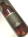 M. Chapoutier Fine Eau de Vie des C&ocirc;te du R&ocirc;ne 42° ブランデー　700ml [産　地］フランス 北ローヌ [度　数］42％ [和　暦］平成 8年■M.Chapoutier　シャプティエ フィーヌ ブランデー なんとシャプティエがフィーヌを造っていました。 そして驚くなかれ、今回分けてくれることに!! シャプティエのフィーヌは北ローヌで収穫 されたブドウで造られたワインが主体で 蒸留されています。 白い花、プルーン、胡桃、黄色い果実など 様々な要素が豊かにあり、バランスが非常に 良く取れています。 それぞれ228Lのフレンチオーク樽で 1966年は40年熟成したもの 1995年は20年熟成したものです。 ［葡萄品種］エルミタージュの規格を 外れたワインを蒸留 &nbsp;