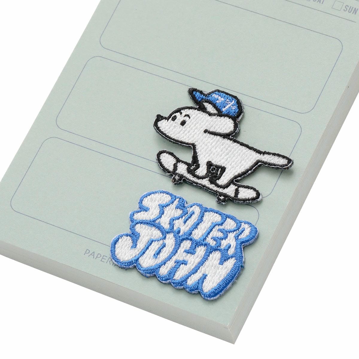 スケータージョン 刺繍ステッカー ワッペン シール 2枚セット 文房具 雑貨 犬 キャラクター スケートボード おしゃれ かわいい デコレーション プレゼント ギフト マークス 3