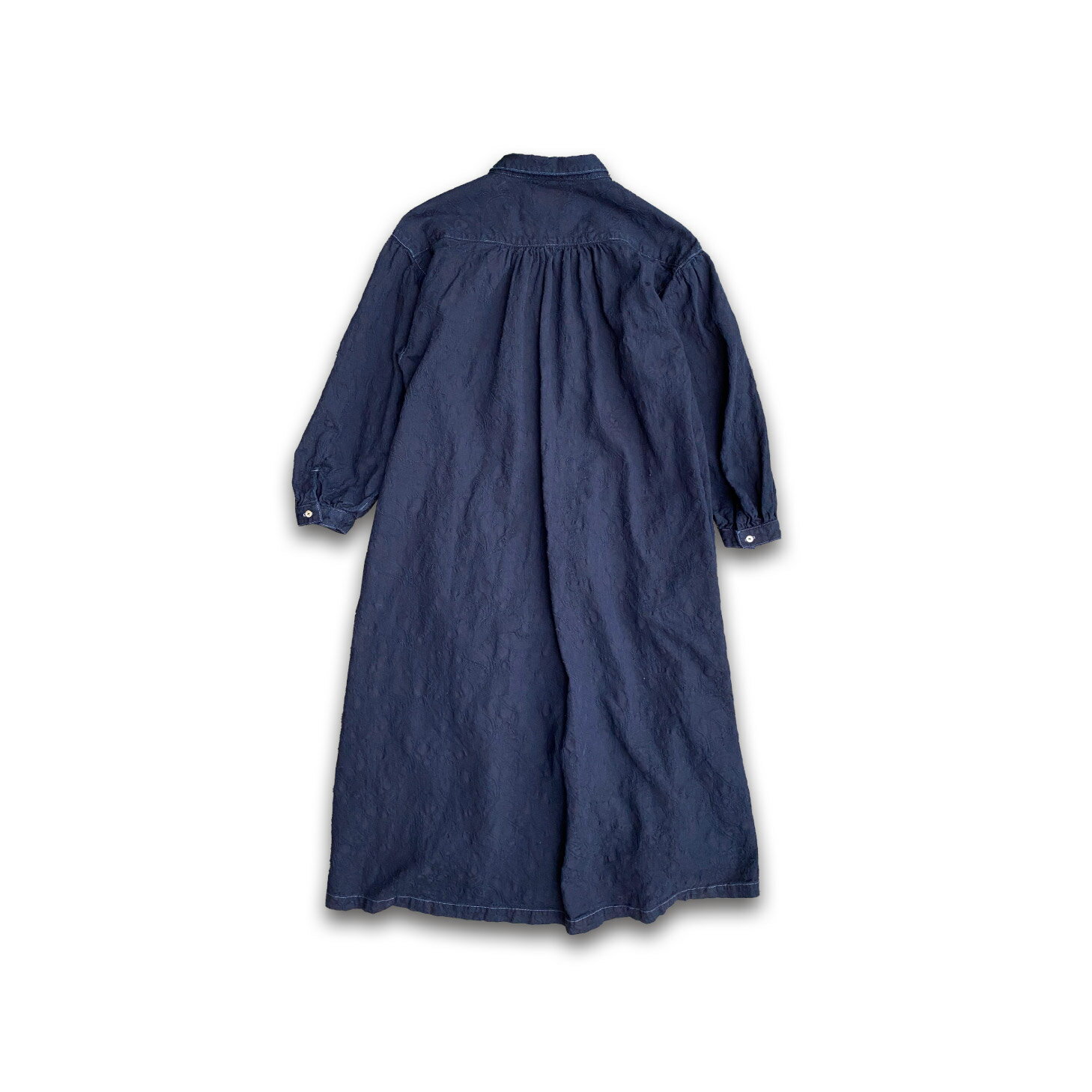 プリーテッドワンピース　ペイズリー　プリーツ/プリーテッド/ブザム/ワンピース/8分袖//9分袖/小ぶり襟/腰-スラッシュポケット/貝ボタン/スリット/ブッチャースモック/クラシック/フレンチ/ヨーロッパ/インディゴ/5ozデニム /オーバーコート/オーバーシャツ/ギャザー