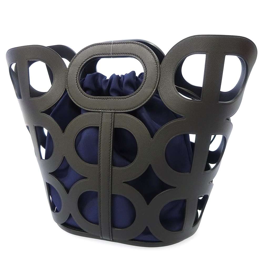 エルメス ハンドバッグ シェーヌダンクル ブラック/ブルー マダムカーフスキン/シルク Y刻印 【安心保証】 【中古】 エルメス バッグ エルメス レディース HERMES Chaine dAncre HERMES BAG 中古のサムネイル