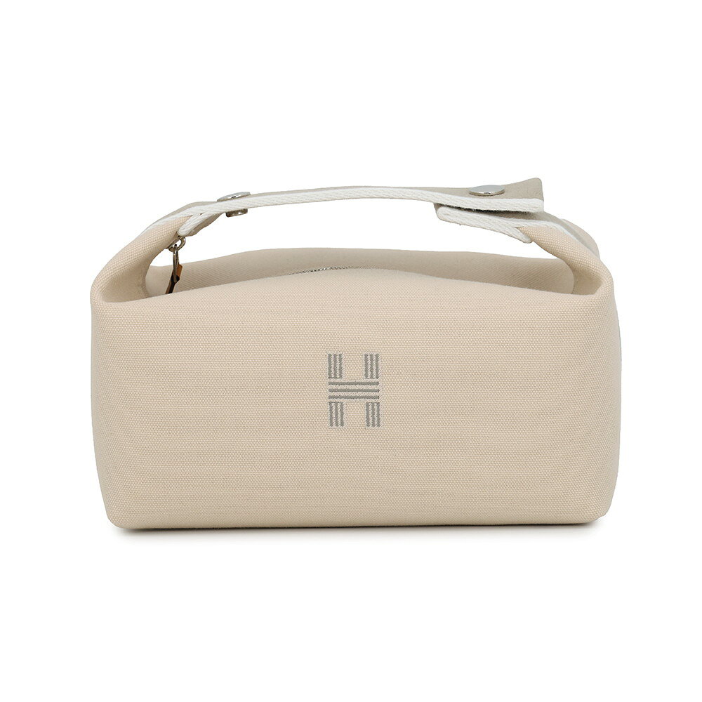エルメス ポーチ ブリッド・ア・ブラックPM ベージュ/シルバー金具 キャンバス HERMES バッグ 小物入れ 取扱店舗 倉庫在庫 店舗一覧 店舗一覧はこちら＞ 商品番号11366027 ブランドエルメス ランク中古S(わずかしか使用の形跡が見られない中古品です。) 状態表面/僅かな毛羽立ち ハンドル/僅かな毛羽立ち 金具/僅かなスレにおい/保管によるにおい 色 ベージュ 素材 キャンバス 金具シルバー金具 サイズ W21cm×H10cm×D12cm 重量280g 仕様開閉口/ファスナー開閉 オープンポケット3 付属品 現品のみ 生産国フランス 　　 　※腕時計の保証に関する注意事項 ◆当店保障の有無に関わらず、一部の腕時計においては正規店およびメーカーによる修理対応をお受けできない場合がございます。 その際は、当店提携の時計専門工房による修理にて対応させていただきます。 ◆当店が設けている保証期間後は有償修理となります。 ◆保証期間は商品ランクにより異なります。新品ランク・未使用ランクの場合、購入日より1年以内、それ以外のランクの場合、購入日より6ヶ月以内です。 ◆以下事項に関しましては保証期間内でも無償修理が受けられません。 ◆お客様による不注意や不適切な取扱による故障や損傷。 ◆ゼンマイ切れなどの故障。 ◆時計機械内部への水分などの侵入が原因となる故障や不具合。 ◆ケース、ベルト、風防、リューズなどの外装部の故障や損傷。 ◆地震、火災、水害、事故などによる故障や損傷。 ◆品質および機能上、許容範囲と当店が判断した視覚的現象。 ◆品質および機能に問題がないと当店および発売元メーカー、当店契約修理業者が判断した場合。 ◆お客様ご自身にて発売元やメーカーへの直接修理依頼をされた場合、その費用を当店に請求できません。 　　 ※ルイヴィトンに関する注意事項 ◆ルイヴィトンの取り組みにおいてNFC（ICチップ）の導入により、一部商品から製造番号の刻印がご確認できない場合がございますが、当店では正しい知識のあるバイヤーにて鑑定済みの商品を販売しておりますのでご安心ください。 ◆同じモデルの商品であっても、ルイヴィトンの仕様変更「マイナーチェンジ」により、ページ掲載の写真や仕様と異なる場合があります。 ◆新品ランクの状態でも多少の細かい傷（金具やパインピング等）がございます。（製造工程上やむを得ず細かなスレが生じると直営店から回答がありました。直営店で購入される場合でもこのような傷が見受けられることがあります。) ◆製造国は商品によって異なりますのでご指定いただけません。 ◆米国で製造されたモデルには製造国の刻印がない場合があります。 ◆ヌメ革が使用されている商品の場合、使用せずとも時間の経過と共にヌメ革の色が焼ける性質を持っています。一部新品ランクの商品でも若干色が焼けている場合がありますので、予めご了承の上ご購入いただければ幸いです。 ◆新品ランクの商品でも検品時より傷等が目立つ場合は「未使用ランク」に格付けしております。 ◆プリントや柄が入っている商品は、ページ上の商品画像とお届けする商品と多少配色が違う場合がございます。 ◆素材説明書は新品ランク、かつ在庫がある場合のみ同梱しております。 ◆付属品は、商品詳細情報の付属品欄に記載のある物のみとなります。 ◆不明点ございましたらお問合わせ先までご連絡ください。Tel：0120-098-082 当店取り扱い商品は、実店舗・他通販サイトにも掲載を行っており在庫を共有しております。 商品の性質上すべて一点物となるため、ご注文が確定した場合でも欠品となることもございます。 その際は当店よりご連絡をさせていただきます。 *Import taxes are not included.*We do not ship exotic leather items that does not comes with CITES. *The credit card name, the order name, and the recipient name must match.エルメス ポーチ ブリッド・ア・ブラックPM ベージュ/シルバー金具 キャンバス HERMES バッグ 小物入れ 【安心保証】 【中古】