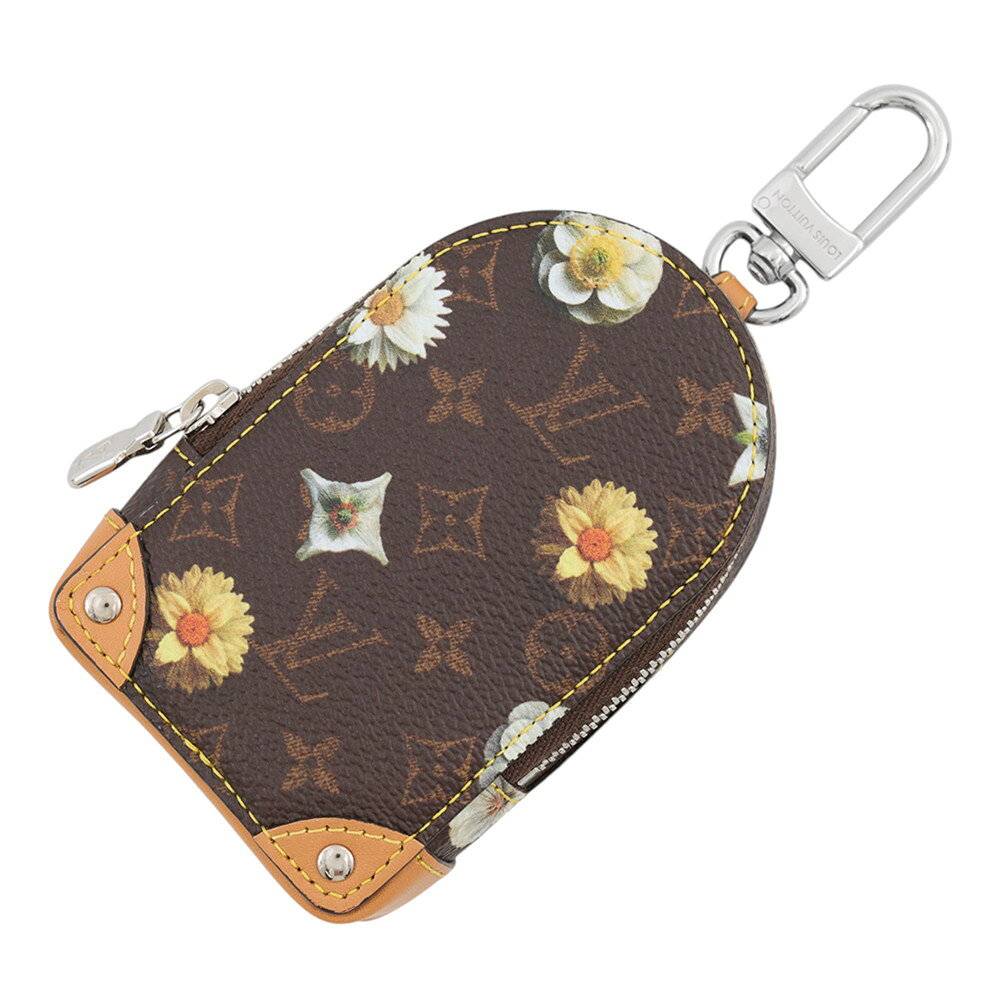 ルイヴィトン バッグチャーム モノグラム・フラワー ポーチ M03674 LOUIS VUITTON 取扱店舗 倉庫在庫 店舗一覧 店舗一覧はこちら＞ 商品番号11483816 ブランドルイ・ヴィトン ランク中古S(わずかしか使用の形跡が見られない中古品です。) 状態表面/スレ、僅かな押し跡 金具/スレ、打ちキズにおい/特記するにおいなし 型番M03674 色 ブラウン/マルチカラー 素材 モノグラム・フラワー 金具シルバー金具 サイズ W6.5cm×H10.5cm×D3cm 仕様ファスナー開閉 キーフック1 付属品 保存袋 製造番号HL1256 生産国イタリア 　　 　※腕時計の保証に関する注意事項 ◆当店保障の有無に関わらず、一部の腕時計においては正規店およびメーカーによる修理対応をお受けできない場合がございます。 その際は、当店提携の時計専門工房による修理にて対応させていただきます。 ◆当店が設けている保証期間後は有償修理となります。 ◆保証期間は商品ランクにより異なります。新品ランク・未使用ランクの場合、購入日より1年以内、それ以外のランクの場合、購入日より6ヶ月以内です。 ◆以下事項に関しましては保証期間内でも無償修理が受けられません。 ◆お客様による不注意や不適切な取扱による故障や損傷。 ◆ゼンマイ切れなどの故障。 ◆時計機械内部への水分などの侵入が原因となる故障や不具合。 ◆ケース、ベルト、風防、リューズなどの外装部の故障や損傷。 ◆地震、火災、水害、事故などによる故障や損傷。 ◆品質および機能上、許容範囲と当店が判断した視覚的現象。 ◆品質および機能に問題がないと当店および発売元メーカー、当店契約修理業者が判断した場合。 ◆お客様ご自身にて発売元やメーカーへの直接修理依頼をされた場合、その費用を当店に請求できません。 　　 ※ルイヴィトンに関する注意事項 ◆ルイヴィトンの取り組みにおいてNFC（ICチップ）の導入により、一部商品から製造番号の刻印がご確認できない場合がございますが、当店では正しい知識のあるバイヤーにて鑑定済みの商品を販売しておりますのでご安心ください。 ◆同じモデルの商品であっても、ルイヴィトンの仕様変更「マイナーチェンジ」により、ページ掲載の写真や仕様と異なる場合があります。 ◆新品ランクの状態でも多少の細かい傷（金具やパインピング等）がございます。（製造工程上やむを得ず細かなスレが生じると直営店から回答がありました。直営店で購入される場合でもこのような傷が見受けられることがあります。) ◆製造国は商品によって異なりますのでご指定いただけません。 ◆米国で製造されたモデルには製造国の刻印がない場合があります。 ◆ヌメ革が使用されている商品の場合、使用せずとも時間の経過と共にヌメ革の色が焼ける性質を持っています。一部新品ランクの商品でも若干色が焼けている場合がありますので、予めご了承の上ご購入いただければ幸いです。 ◆新品ランクの商品でも検品時より傷等が目立つ場合は「未使用ランク」に格付けしております。 ◆プリントや柄が入っている商品は、ページ上の商品画像とお届けする商品と多少配色が違う場合がございます。 ◆素材説明書は新品ランク、かつ在庫がある場合のみ同梱しております。 ◆付属品は、商品詳細情報の付属品欄に記載のある物のみとなります。 ◆不明点ございましたらお問合わせ先までご連絡ください。Tel：0120-098-082 当店取り扱い商品は、実店舗・他通販サイトにも掲載を行っており在庫を共有しております。 商品の性質上すべて一点物となるため、ご注文が確定した場合でも欠品となることもございます。 その際は当店よりご連絡をさせていただきます。 *Import taxes are not included.*We do not ship exotic leather items that does not comes with CITES. *The credit card name, the order name, and the recipient name must match.ルイヴィトン バッグチャーム モノグラム・フラワー ポーチ M03674 LOUIS VUITTON 中古 【返品保証】