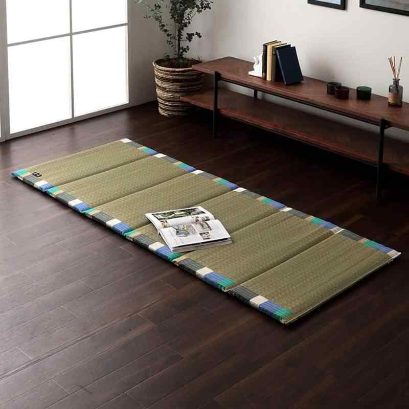 樂天商城 - イケヒコ い草 マット いろは 6つ折り グリーン 約70×180cm くつろぎ クッション お昼寝 日本製 コンパクト収納 #7570599