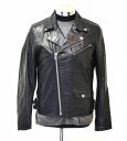 商品名 MISTERGENTLEMAN (ミスタージェントルマン) LEATHER RIDERS JACKET カラー ブラック 素材 表地：牛革 カウレザー /裏地：キュプラ100％ サイズ M (サイズ詳細は sizeをご参照 ください) 実寸サイズ 肩幅 約41cm・身幅 約48cm・着丈 約59cm・袖丈 約60cm ランク S（新品同様） 備考 - ※実寸サイズは若干の誤差が出る場合がありますので、あ らかじめご了承ください。 ※商品は店頭でも販売しているものがありますので、楽天 で購入された時点に店頭で既に売れてしまっている場合があります。その際はご容赦 ください。また、通販でのみの販売の商品もあるため、直接店頭にて商品の確認 をご希望である場合は、お手数をおかけいたしますが、一度当店にご連絡くださいま せ。 20000円以上、もしくは2点以上ご購入いただいた際は、送料無料とさせてい ただきます(沖縄、離島は除く)。注文をいただいたのち、当店の方で送料を修正し、ご注文確認のメール をお送りいたします。 商品画像が照明・各モニター等の関係で実物と多少異なる場合がございます。予めご了承ください。 基本的に、土日は弊社の休業日です。 注文確認や質問への回答は月曜日から順次、対応していきます。MISTERGENTLEMAN (ミスタージェントルマン) LEATHER RIDERS JACKET 質感高いカウレザーを使用したベーシックな形のダブルライダース。 本格的なライダースよりもわずかに薄手でタウンユースに適した中厚地の牛革が使用されています。 シルエットはややスリムながら窮屈なフィット感ではなく、適度にインナーも着込むことが可能で、シルエットも秀逸のパターンメイキングです。 ジップは老舗UNIVERSAL社製を使用。 質感の良さが際立ち、着込むごとに風合いが増していく楽しみもあります。 新品同様 定価￥165000（税込）　　日本製 この機会にどうぞ!!