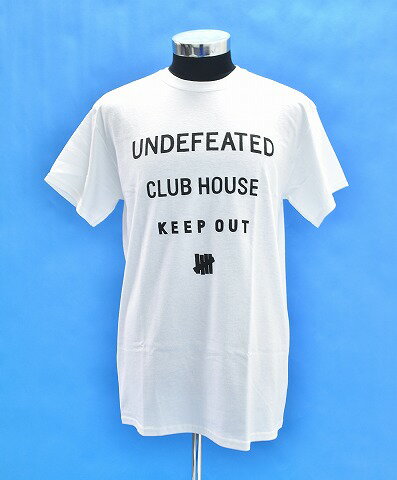 【新品同様】【訳あり】 UNDEFEATED (アンディフィーテッド) CLUB HOUSE S/S TEE クラブハウス Tシャツ プリントクルーネックT-SHIRT 白 LOGO ロゴTEE WHITE M 180085 名古屋 【中古】