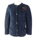 美品 CHANEL シャネル P46489 カシミヤ100% カメリアブローチ付き 4ポケット ケーブルニット カーディガン ネイビー 34 英国製 正規品 レディース【中古】
