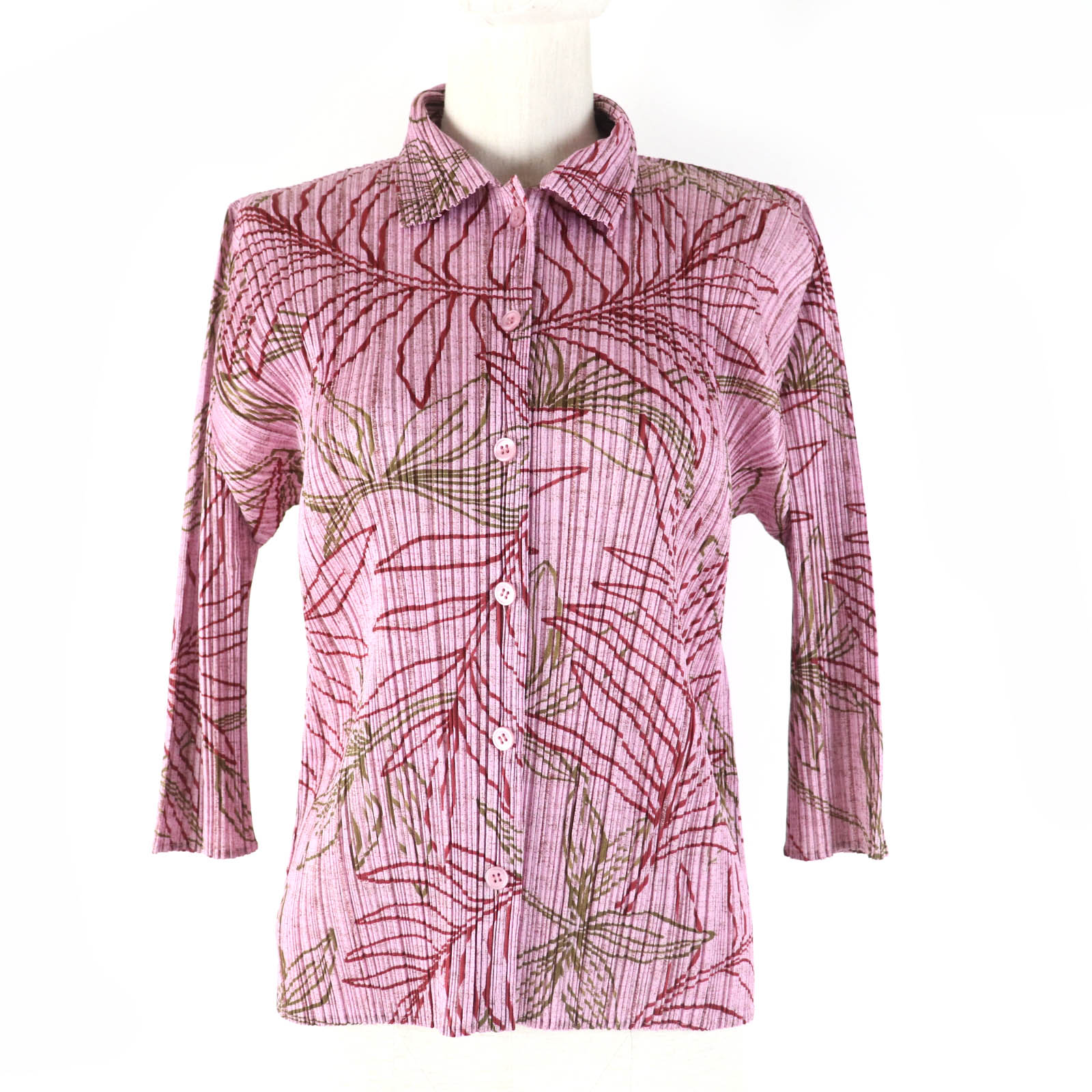 PLEATS PLEASE ISSEY MIYAKEより「WIND」をテーマにした春夏 PLEATS PLEASE ISSEY MIYAKEより「WIND」をテーマにした春夏