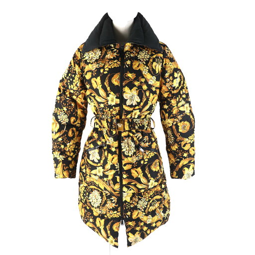 極美品△VERSACE ヴェルサーチ 2021年製 1002795 メデューサバックルベルト付き バロック柄 ダウンコート ブラック イエロー系 36 正規品 レディース オススメ◎【中古】 極美品△VERSACE ヴェルサーチ 2021年製 1002795 メデューサバックルベルト付き バロック柄 ダウンコート ブラック イエロー系 36 正規品 レディース オススメ◎【中古】