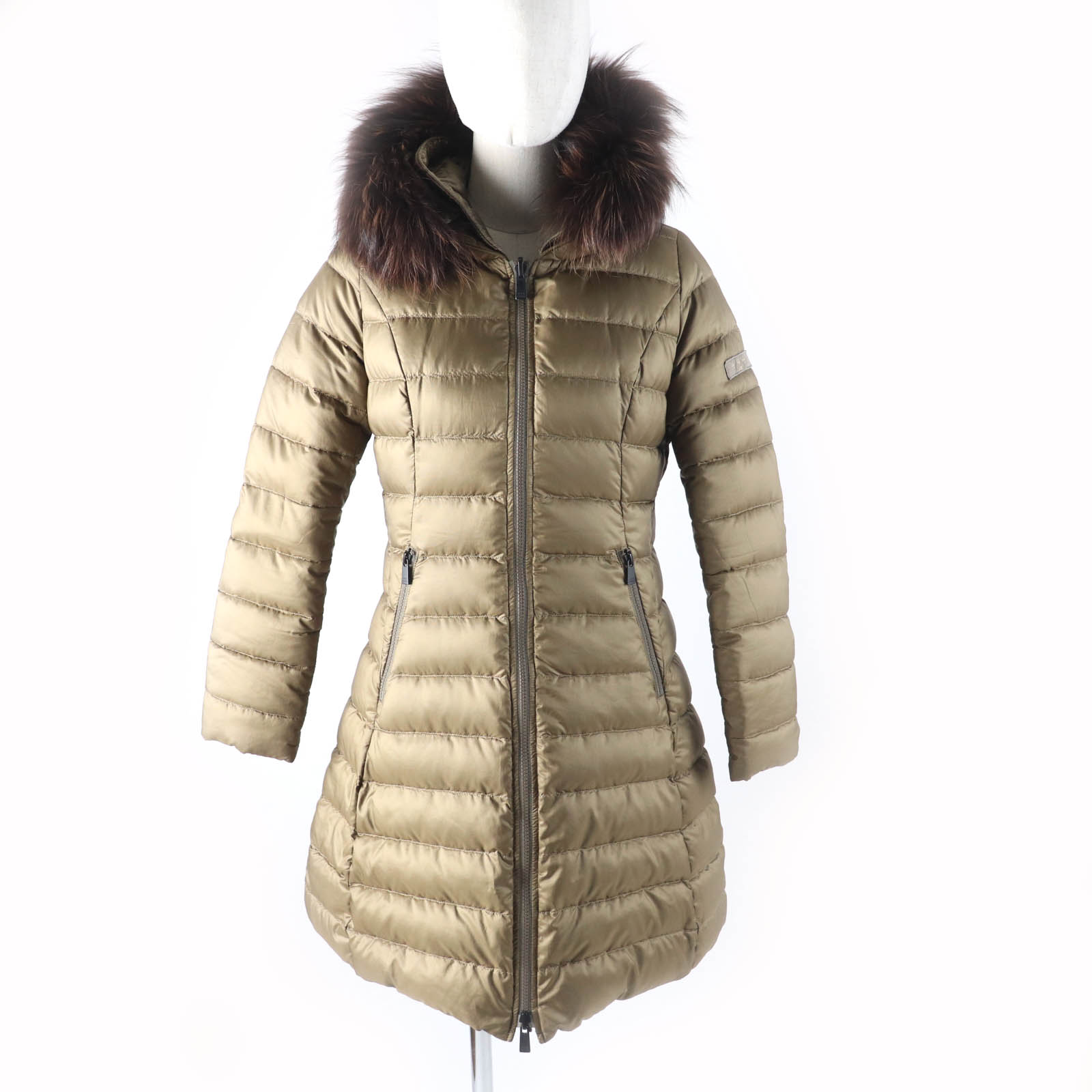 美品★TATRAS タトラス LTA7ES4565 ESTNATION別注 リバーシブル ラクーンファー・ロゴワッペン・フード付 ZIP UP ダウンコート ブラウン 1 正規品 レディース【中古】