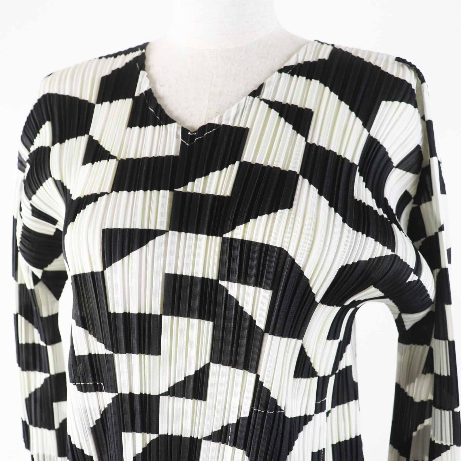 極美品◎PLEATS PLEASE プリーツプリーズ イッセイミヤケ 総柄 Vネック チュニック ブラック ホワイト ライトグリーン 3 日本製 正規品 レディース【中古】