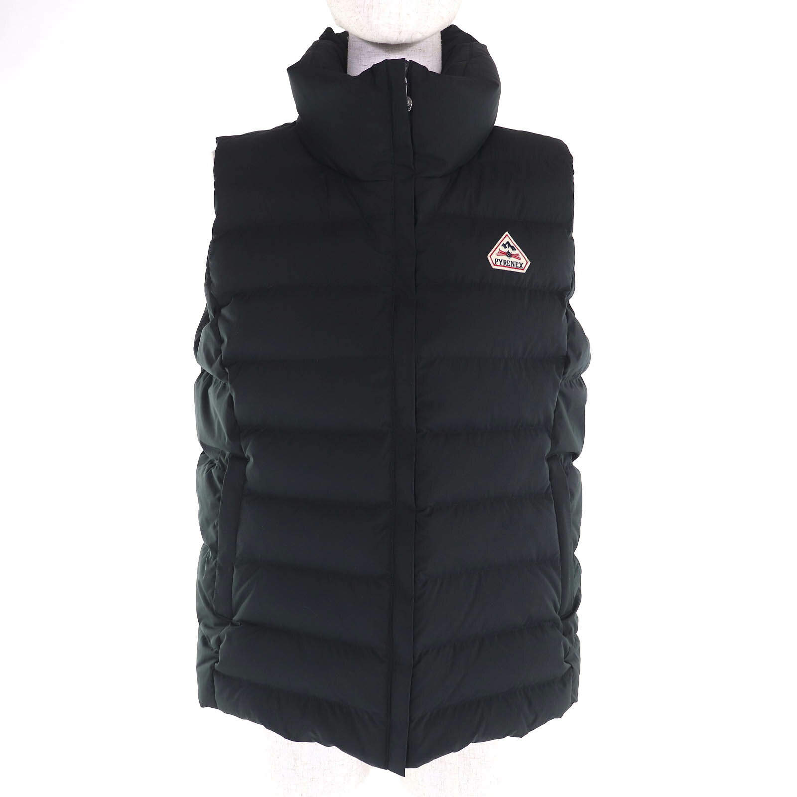 極美品△Pyrenex ピレネックス W22PJ2 SPOUTNIC 2 SOFT VEST ロゴワッペン ジップアップ ダウンベスト ブラック 38 ブルガリア製 正規品 レディース【中古】
