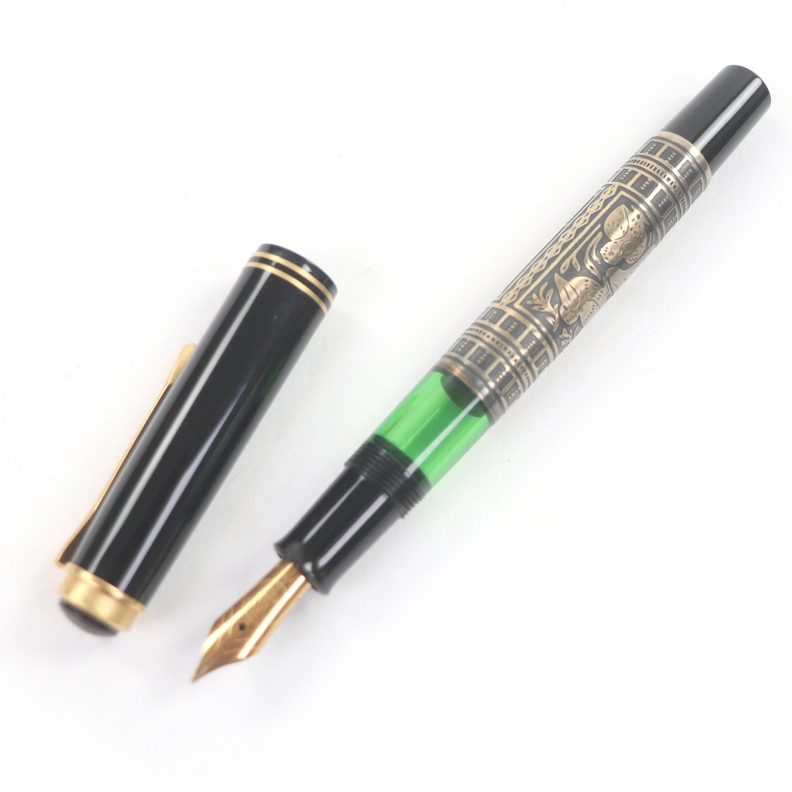 美品□PERIKAN ペリカン M700 トレド GP×レジン ペン先18K Mニブ 最初期型 キャップ式 万年筆 ブラック ゴールド グレー ケース付き メンズ【中古】 green0501-10201447 衣類&ブランドリサイクル GREEN サンプル画像3