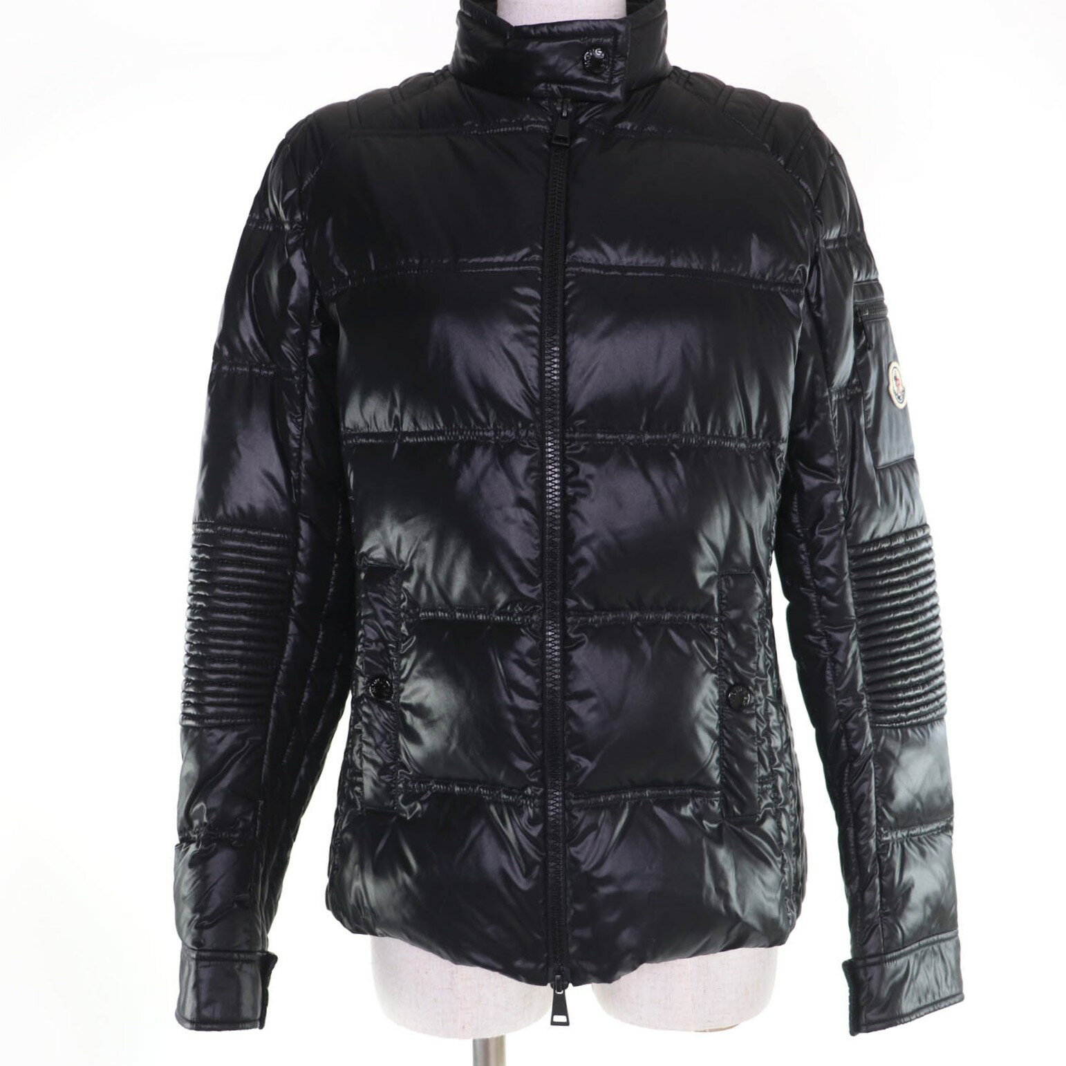 Rakuten - 美品☆MONCLER モンクレール 21-22AW SANGATTE ロゴワッペン付 ZIP UP ダウンジャケット ブラック 3 正規品 レディース 【中古】
