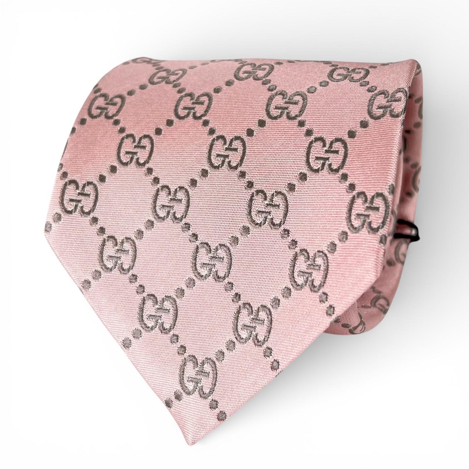 GUCCI - 未使用品▲GUCCI グッチ 499695 シルク100％ GG柄 ネクタイ ピンク グレー 148×8cm イタリア製 正規品 メンズ【中古】
