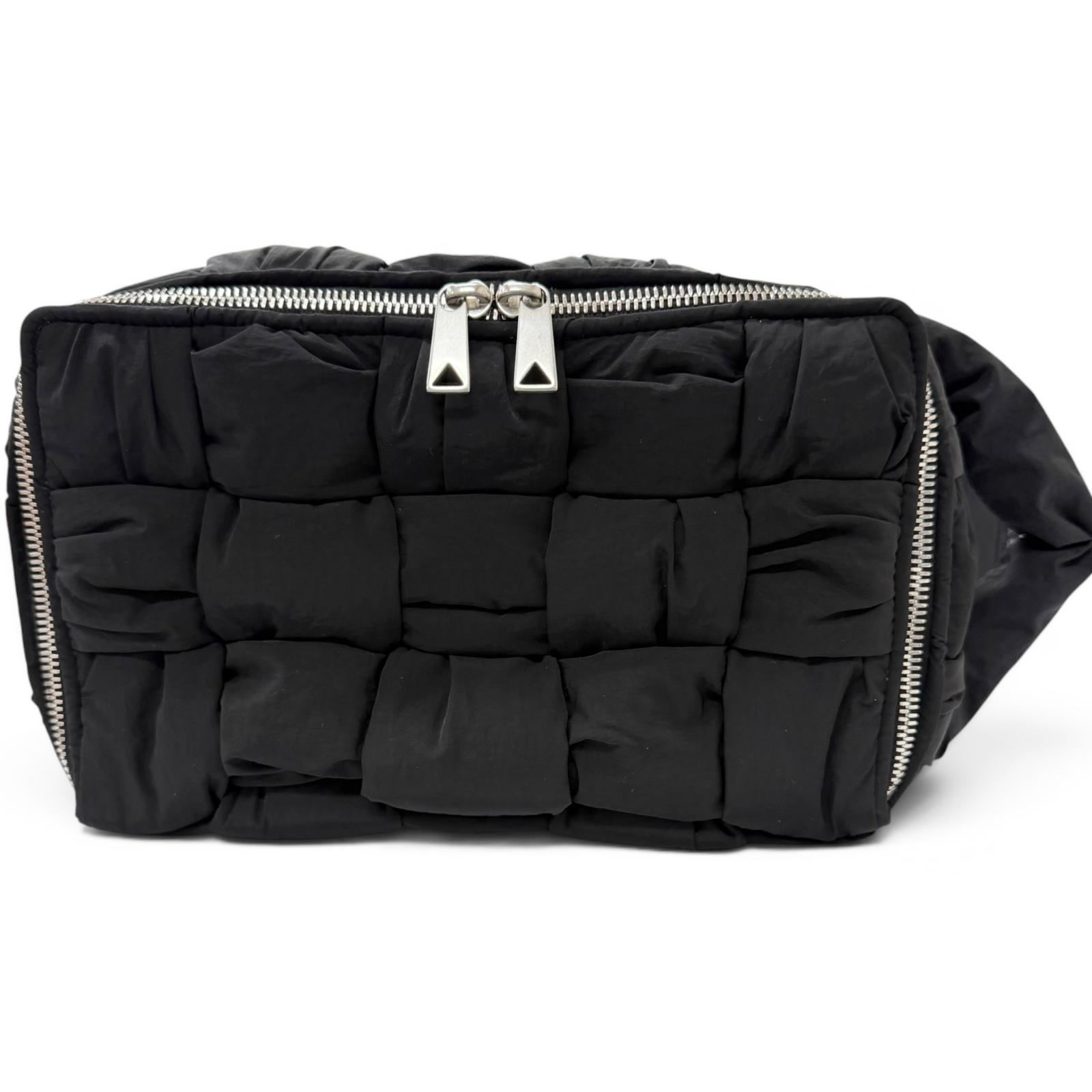 【ポイント5倍】極美品□BOTTEGAVENETA ボッテガヴェネタ 766314 パデット テック カセット イントレチャート ハンドバッグ ブラック イタリア製 メンズ 保存袋付き 【中古】