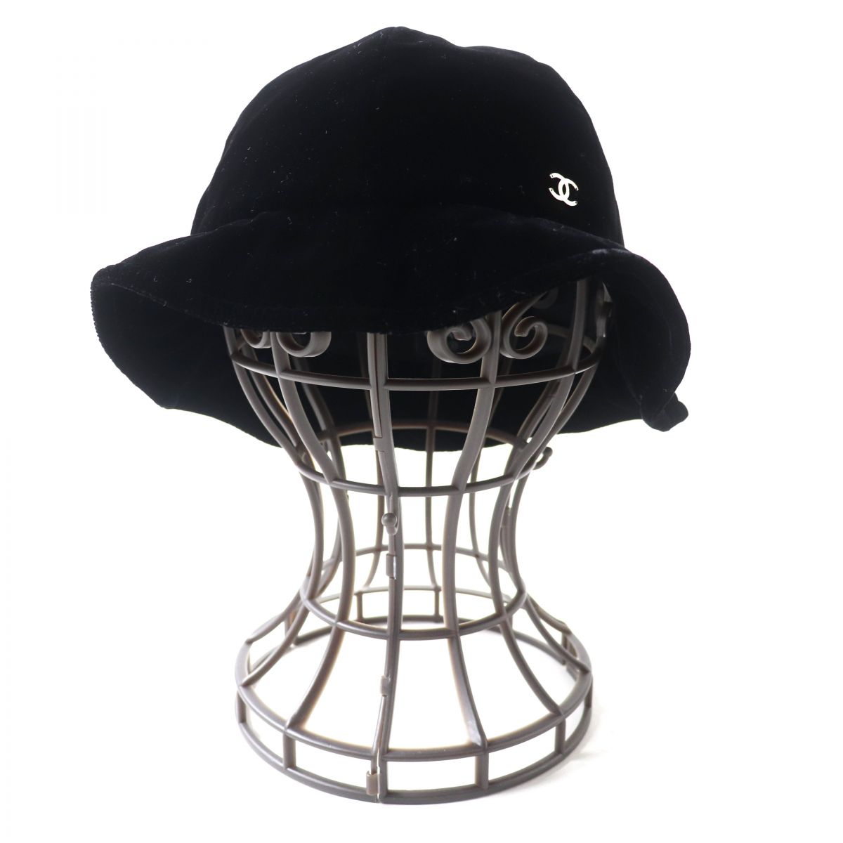 極美品◎正規品 イタリア製 CHANEL シャネル 22B レディース ココマーク付き シルク混 ベロア ハット／帽子 ブラック×ゴールド金具 M【中古】のサムネイル