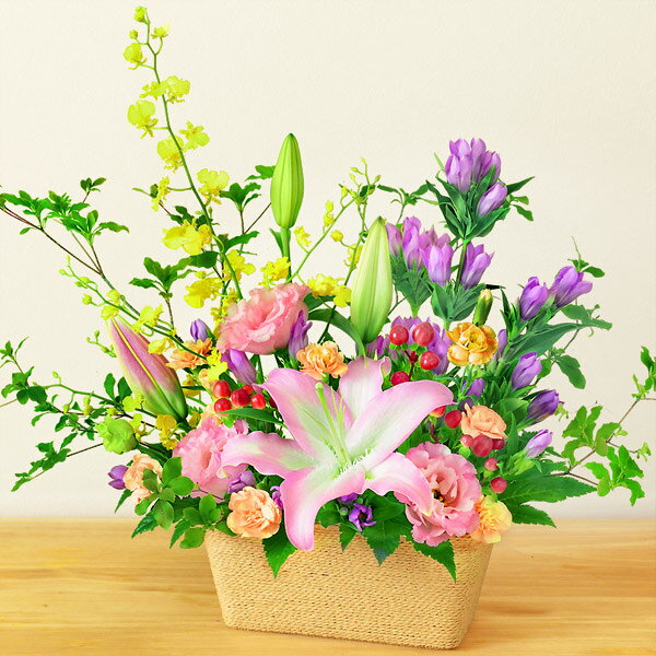 商品情報注意事項写真はイメージです。地域・季節によって、一部花材・花器等が異なる場合がございます。スタイルアレンジメント/ワンサイドサイズ高さ50×幅48×奥行28cm商品説明堂々たる花姿のユリに、生き生きとしたリンドウとオンシジウムをあわせた豪華なアレンジメントです。立派なフォルムに、プレゼントする相手の方も喜んでくれるはず。和室にも洋室にも合うデザインなので、お部屋を選ばずに飾っていただけます。主な花材ピンクオリエンタル系ユリ、ピンクリンドウ、オンシジウム、枝物【ユリとリンドウの秋色アレンジメント】（524021アレンジメント）(全国の花キューピット加盟店がお届けします）敬老の日・おじいちゃん・おばあちゃん・祖父・祖母 午後14時までの受付で当日配達可能！！ 12