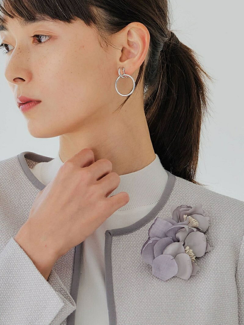 DGB フラワー ミックス コサージュ UNITED ARROWS green label relaxing ユナイテッドアローズ グリーンレーベルリラクシング アクセサリー・腕時計 ブローチ・コサージュ・バッジ グレー ネイビー[Rakuten Fashion]