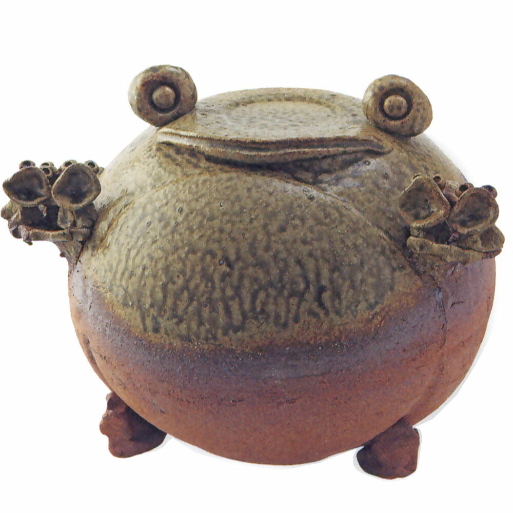 信楽焼 置物 カエル かえる 蛙 人気 おすすめ おしゃれ インテリア 陶器製 焼き物 置き物 国産品 日本製 オブジェ ギフト プレゼント 贈り物 お土産 新築祝い 引っ越し祝い 開店祝い 開業祝い 庭 テラス ガーデニング 庭園 園芸 和風 お洒落 高品質 雑貨 むかえる 全高25cmのサムネイル