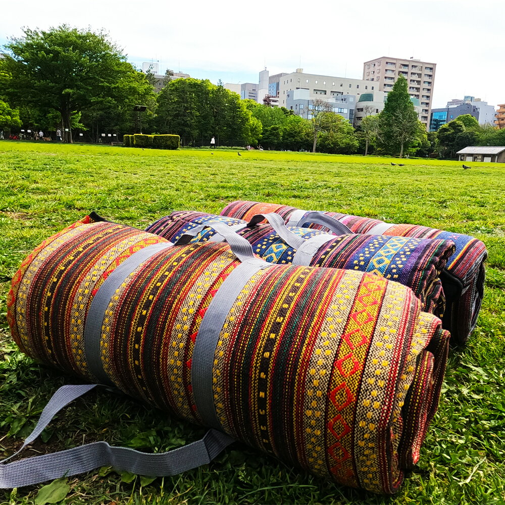 ◆送料無料◆ アウトドアマット レジャーシート レジャーマット 寝袋用マット キャンプ パッドレジャー アウトドアマット テント泊 超軽量 保温 IXPE素材 アルミフィルム ポータブル 花見・キャンプ・ヨガ・ピクニック・登山・ハイキング BKBK通販格安セール情報 楽天 通販