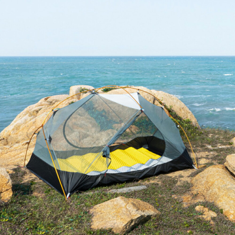 ◆送料無料◆ アウトドアシートレジャーシート レジャーマット 寝袋用マット キャンプ パッドレジャー アウトドアマット テント泊 超軽量 保温 アルミフィルム ポータブル 花見・キャンプ・ヨガ・ピクニック・登山・ハイキング BKBK通販格安セール情報 楽天 通販