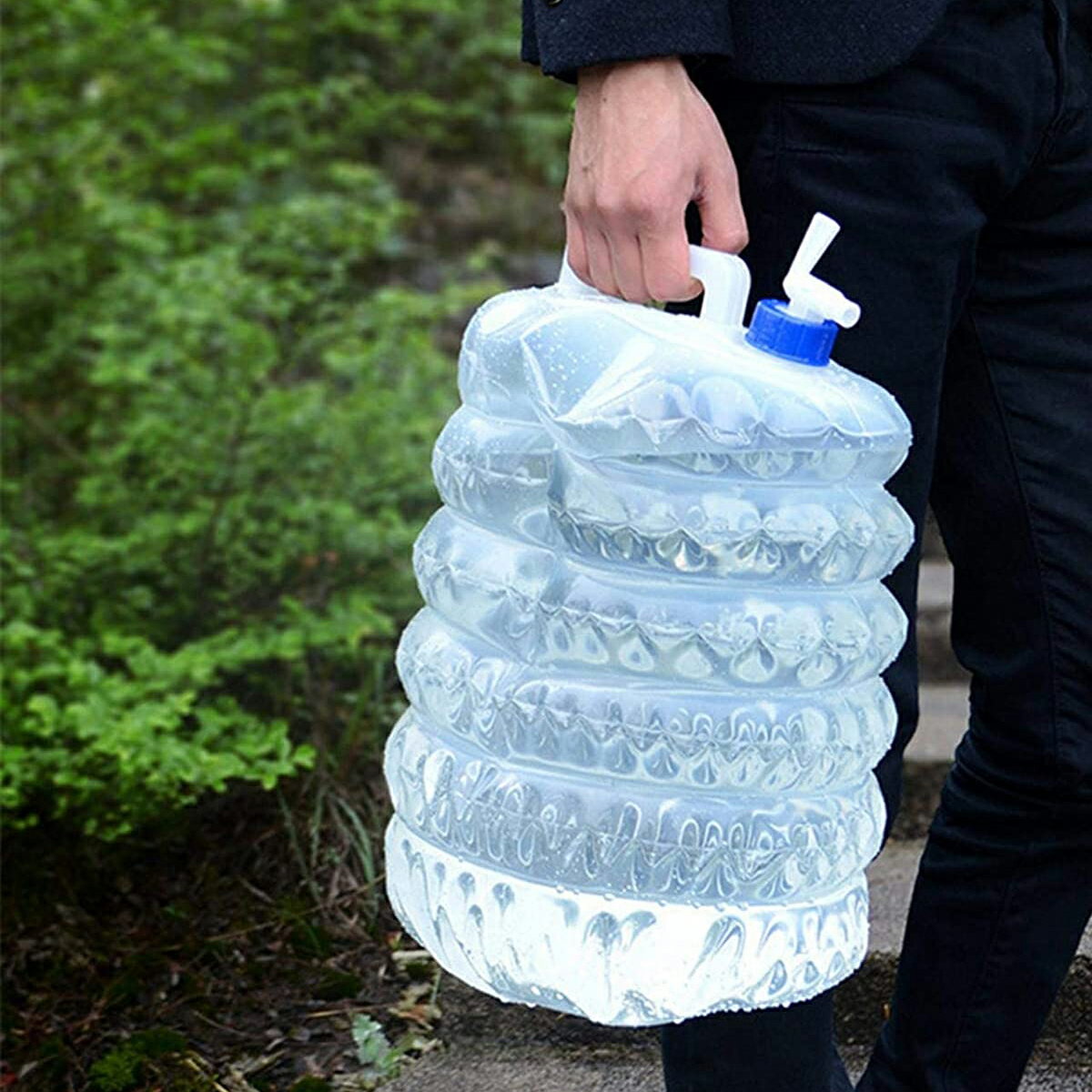 ◆送料無料◆ ウォータージャグ 折りたたみ式 コック式 水タンク 5L ウォータータンク アウトドア キャンプ用品 取っ手 ウォーターボトル 給水タンク ポリタンク コンパクト 蛇口 水筒 給水容器 防災グッズ 便利 バーベキュー ピクニック 公園 試合 部活 BKBK通販格安セール情報 楽天 通販