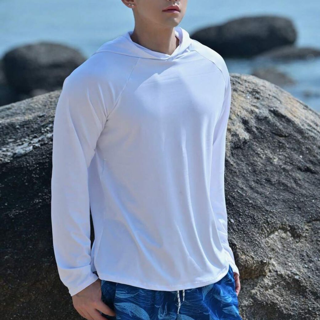 乐天商城 - ラッシュガード メンズ 長袖 フード付き 水陸両用 無地 UVカット 紫外線対策 海 ビーチ サーフィン プール アウトドア スポーツ シンプル 運動 釣り ストレッチ 速乾 マリンスポーツ ホワイト 白 S M L ルーズフィット 大人 ハワイ旅行 南国 旅行 沖縄 男性 Hawaii 夏[K](T)