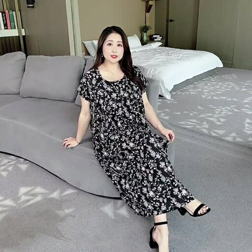 5L9L 大きいサイズ ゆったり ぽっちゃりさん ストンと着るだけで映える 花柄ワンピース(T) 5L9L 大きいサイズ ゆったり ぽっちゃりさん ストンと着るだけで映える 花柄ワンピース(T)