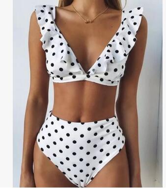 ドット ビキニ ハイウエスト フリル 水着 水玉 黒 ブラック ホワイト 白 かわいい セクシー ひらひら フリフリ 可愛い 体型カバー 胸の谷間 大人可愛い レディース 女性水着 海外セレブ風 海外モデル風 おしゃれ トレンド フレア フリルビキニ ビーチ プール [K](Q)