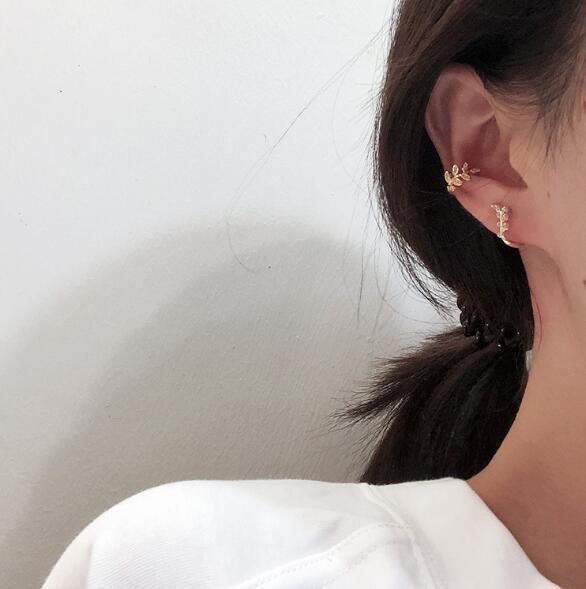 イヤーカフ アクセサリー パール 葉 シンプル オシャレ デザイン 韓国 ファッション 雑貨 かわいい お..