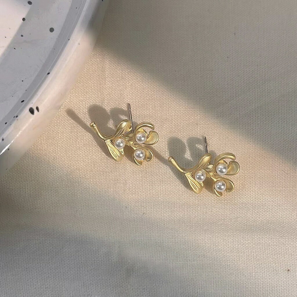 ピアス アクセサリー パール メタル シルバーポスト 韓国 ファッション 雑貨 かわいい おしゃれ 北欧 送料無料 [K] (T)のサムネイル