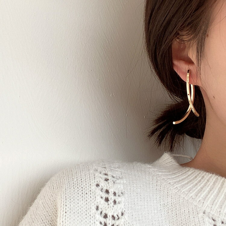 ピアス アクセサリー メタル クロス Sポスト レディース 韓国 ファッション 雑貨 かわいい おしゃれ 北欧 送料無料 [K] (T)のサムネイル