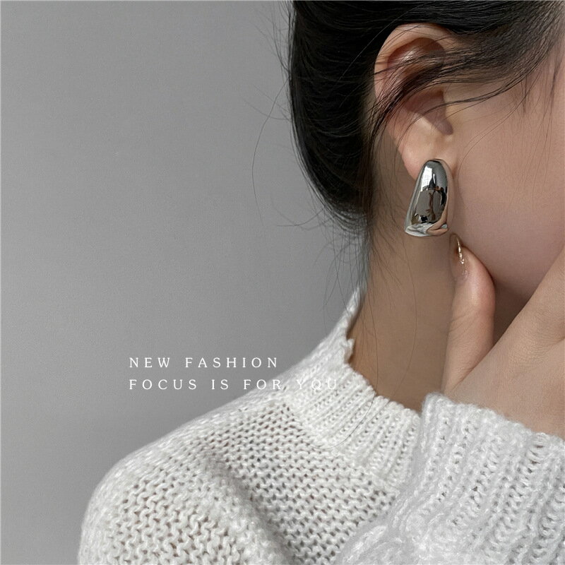 ピアス アクセサリー メタル ビンテージ Sポスト レディース 韓国 ファッション 雑貨 かわいい  ...