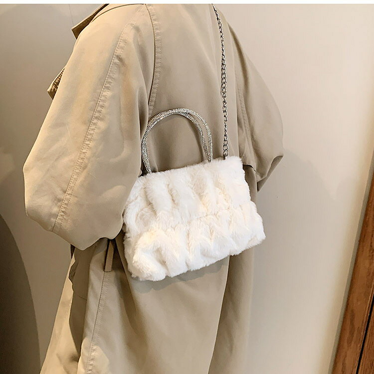 ファーバッグ　ショルダーバッグ (T)