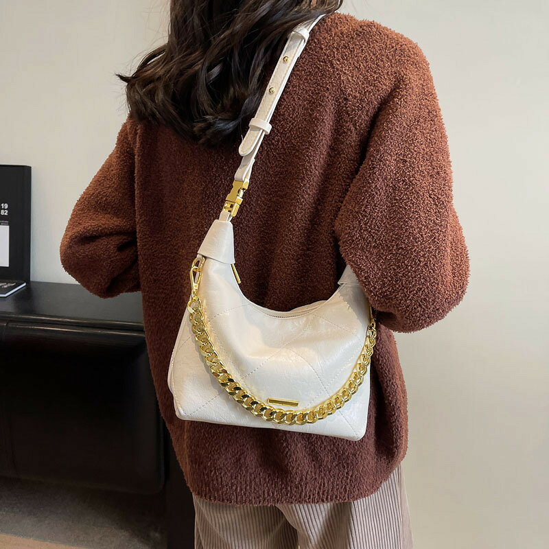 ショルダーバッグ　ハンドバッグ　チェーンデザイン (T)
