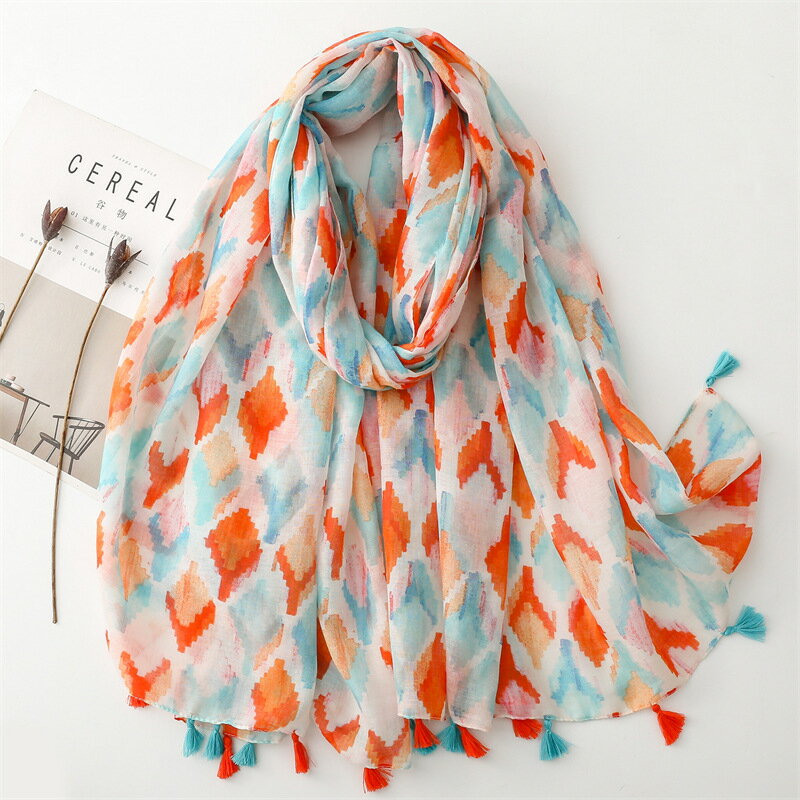 春夏にぴったりのフリンジ民族風デザインストールです。軽やかな素材感と鮮やかな色合いが特徴で、どんなコーディネートにも合わせやすいアイテムです。サイズは180*88cmで、さまざまなスタイルにアレンジ可能。韓国ファッションを取り入れたおしゃれ...