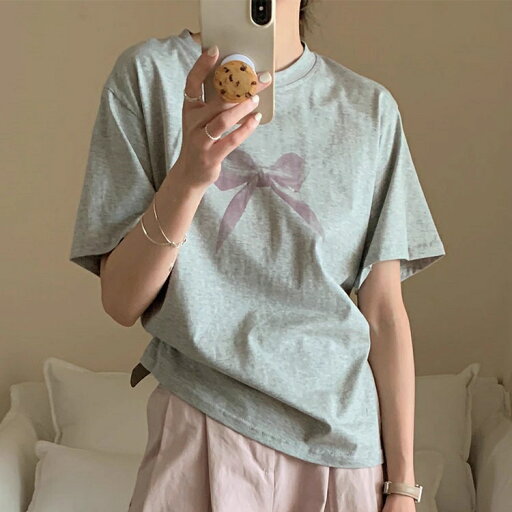 蝶結びリボンデザインTシャツ (T) 蝶結びリボンデザインTシャツ (T)