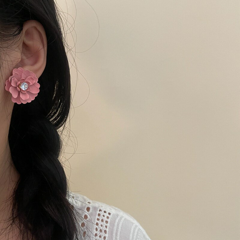 花デザインピアス (T)